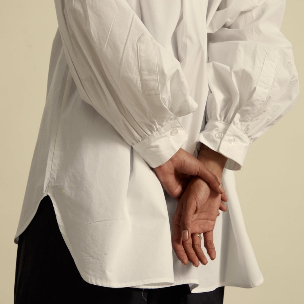THE HER SHIRT IN WHITE AND NOIR